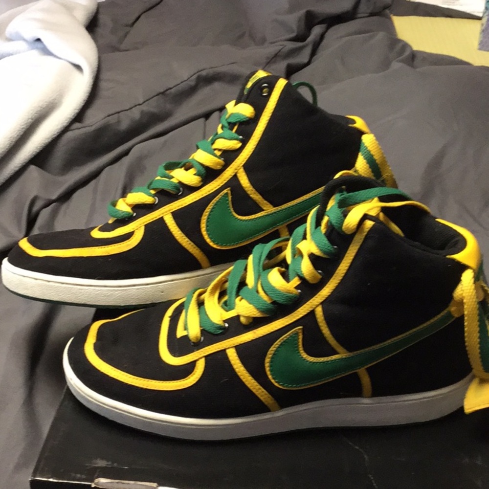 Men’s Nike “Jamaican” high top sneakers